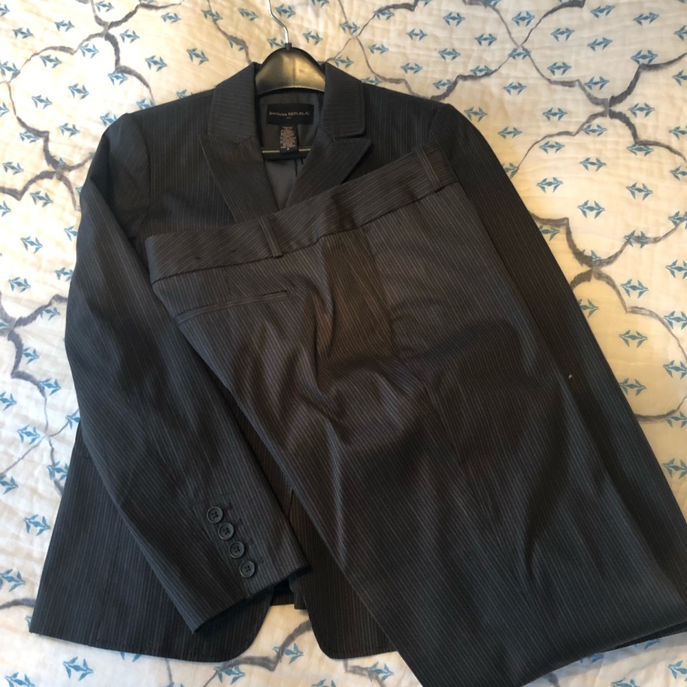 Women’s Banana Republic Suit - Size 8
